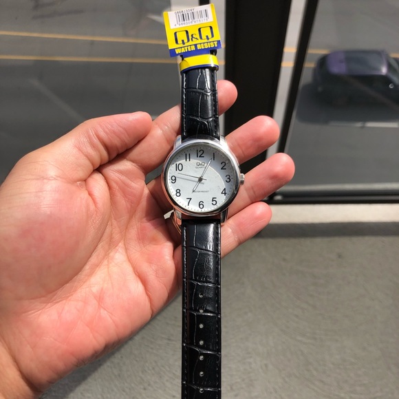 Q & Q Water Resistant Watch 💧⌚️ - Picture 2 of 7